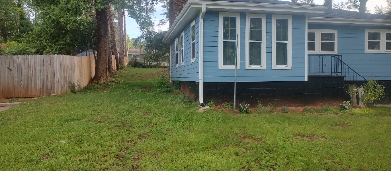 1368 Diamond Ave Se - Photo 2 of 20