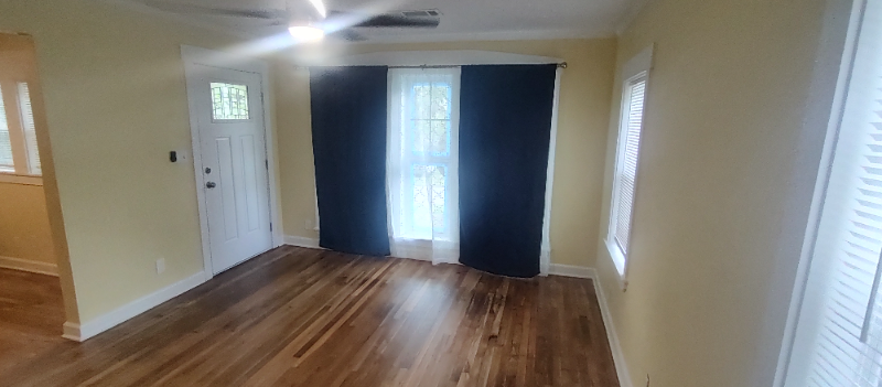 1368 Diamond Ave Se - Photo 7 of 20