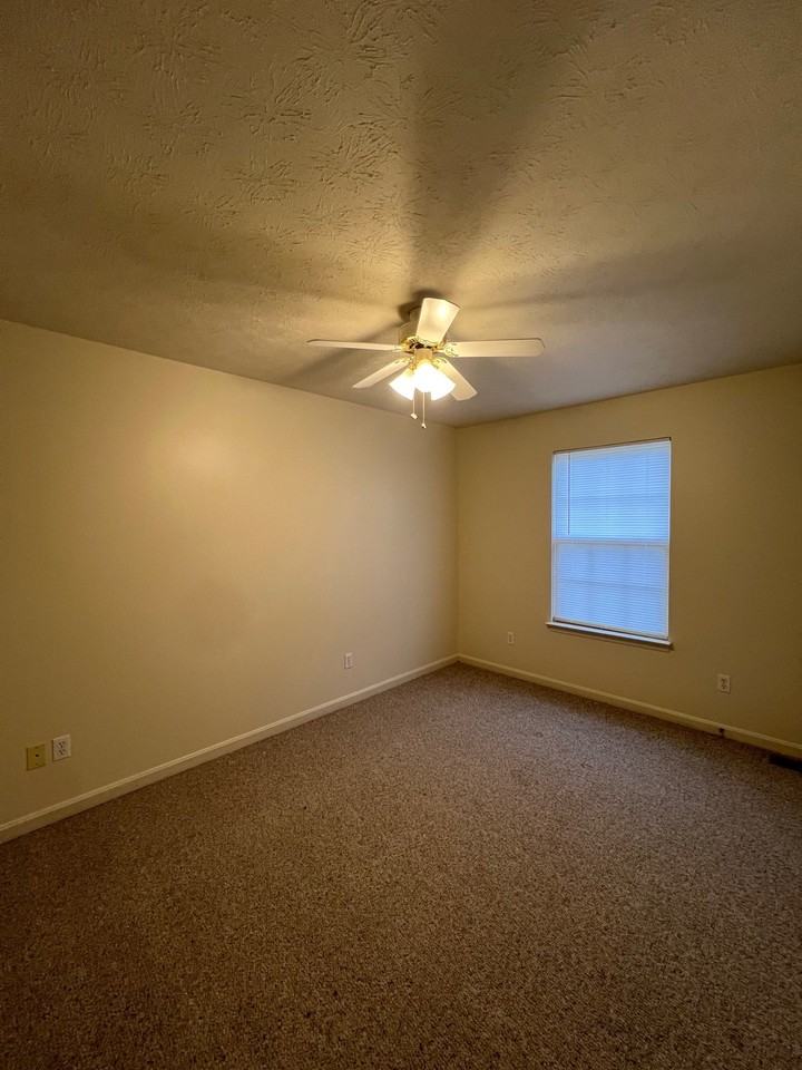 58 Haven Ct #1 - Photo 7 of 8