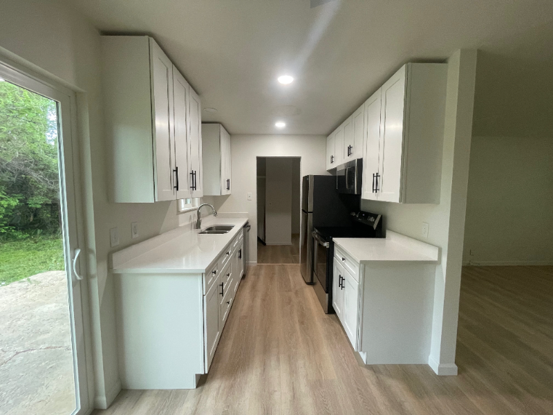 2405 Tamarac Dr - Photo 7 of 18
