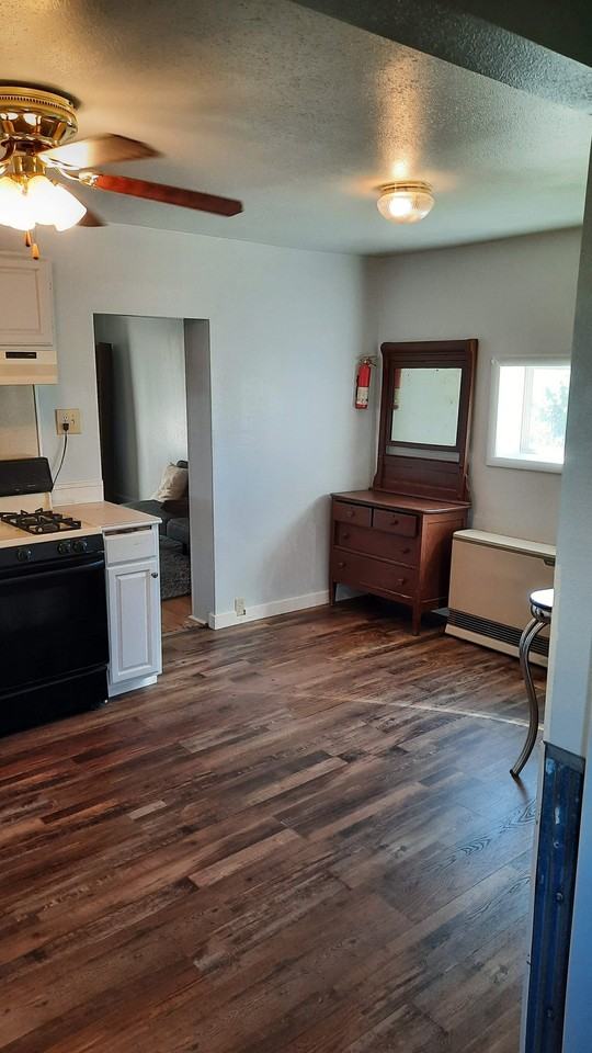 2322 Locust St - Photo 3 of 4