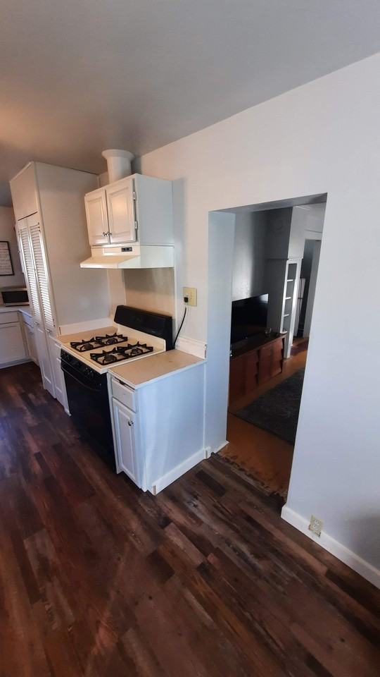 2322 Locust St - Photo 4 of 4