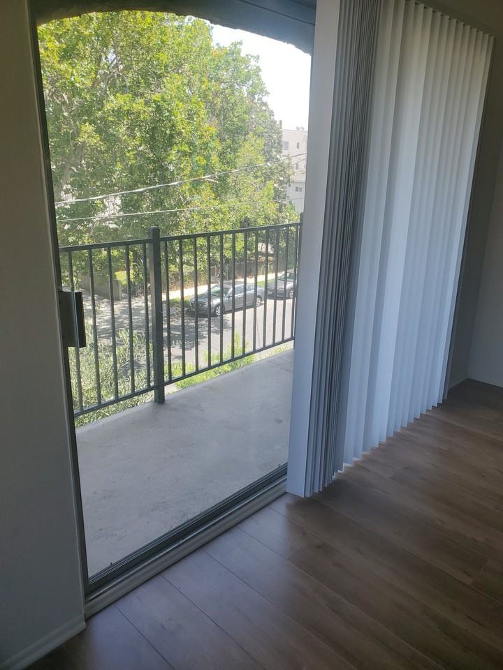 5227 Hermitage Ave #2 - Photo 6 of 14
