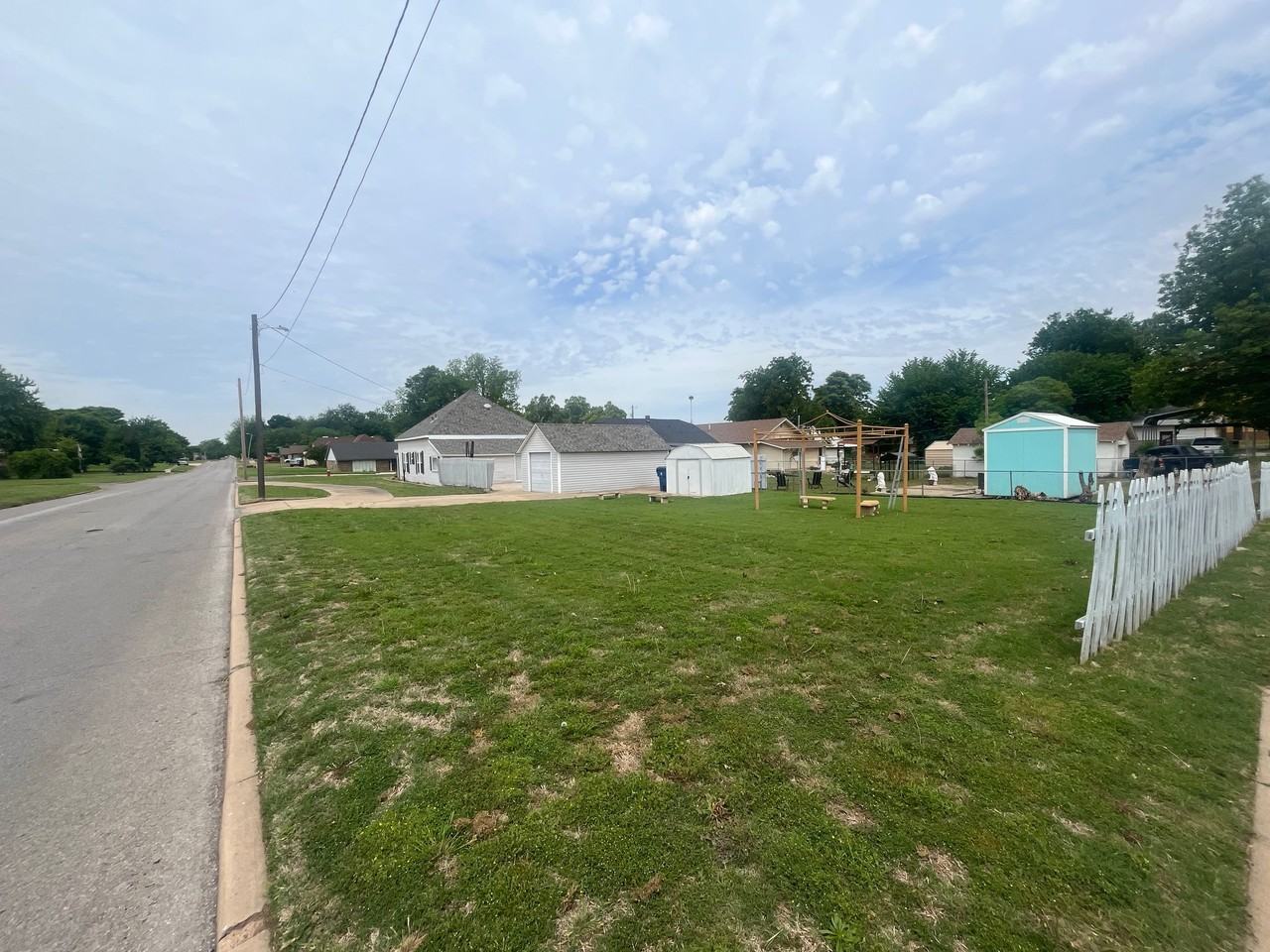 1127 S 10th St - Photo 4 of 18