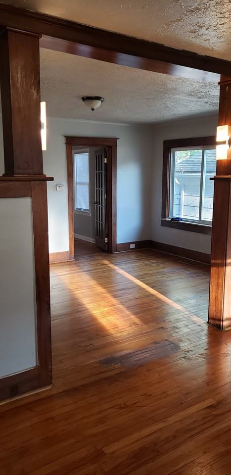 38 N Shirley St - Photo 3 of 17