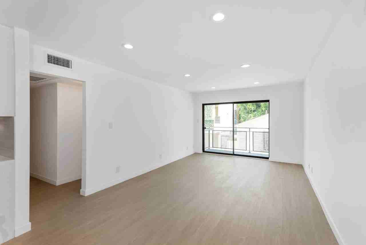 1546 Bundy Drive - Photo 6 of 8