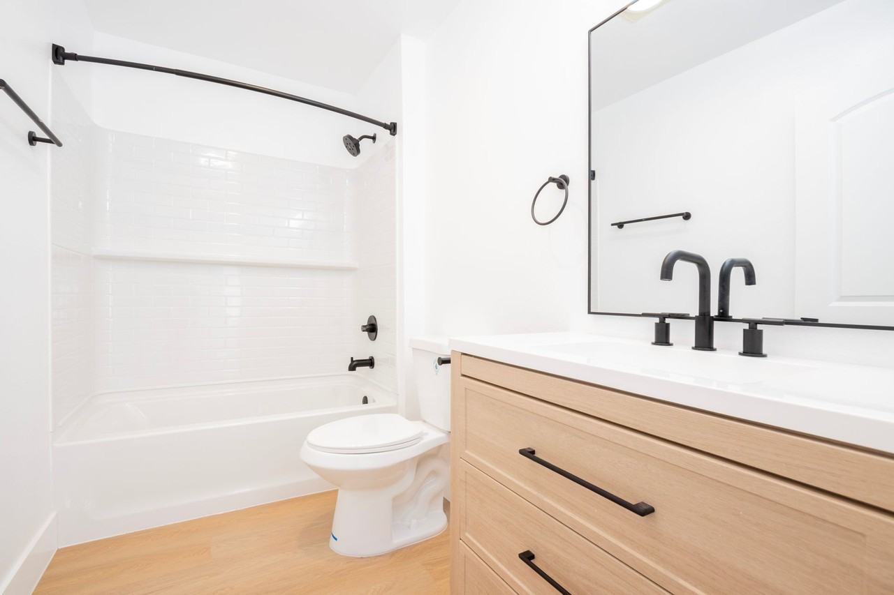 1752 N Kingsley Dr. - Photo 7 of 11
