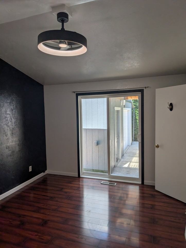 490 67th St - Photo 2 of 10