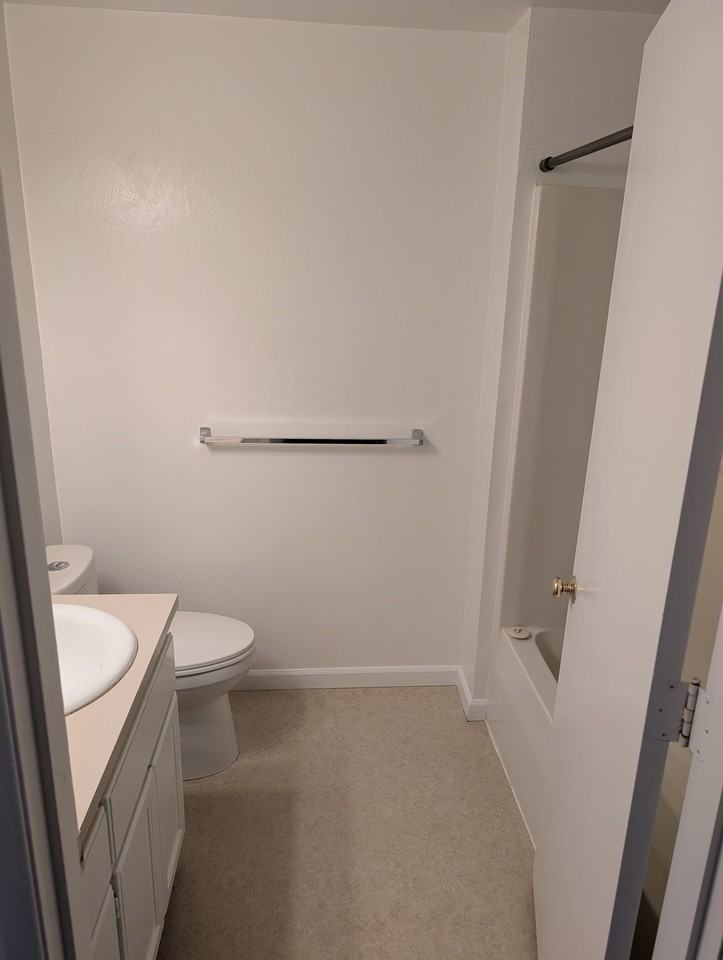 490 67th St - Photo 4 of 10
