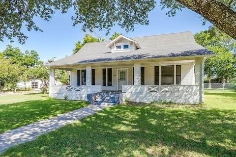 575 W Green St - Photo 3 of 8