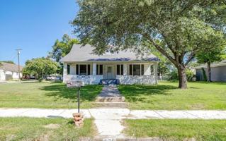 featured image of 575 W Green St