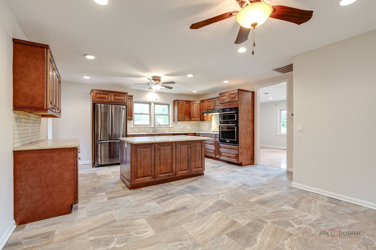 144 Morgan Pl - Photo 3 of 19
