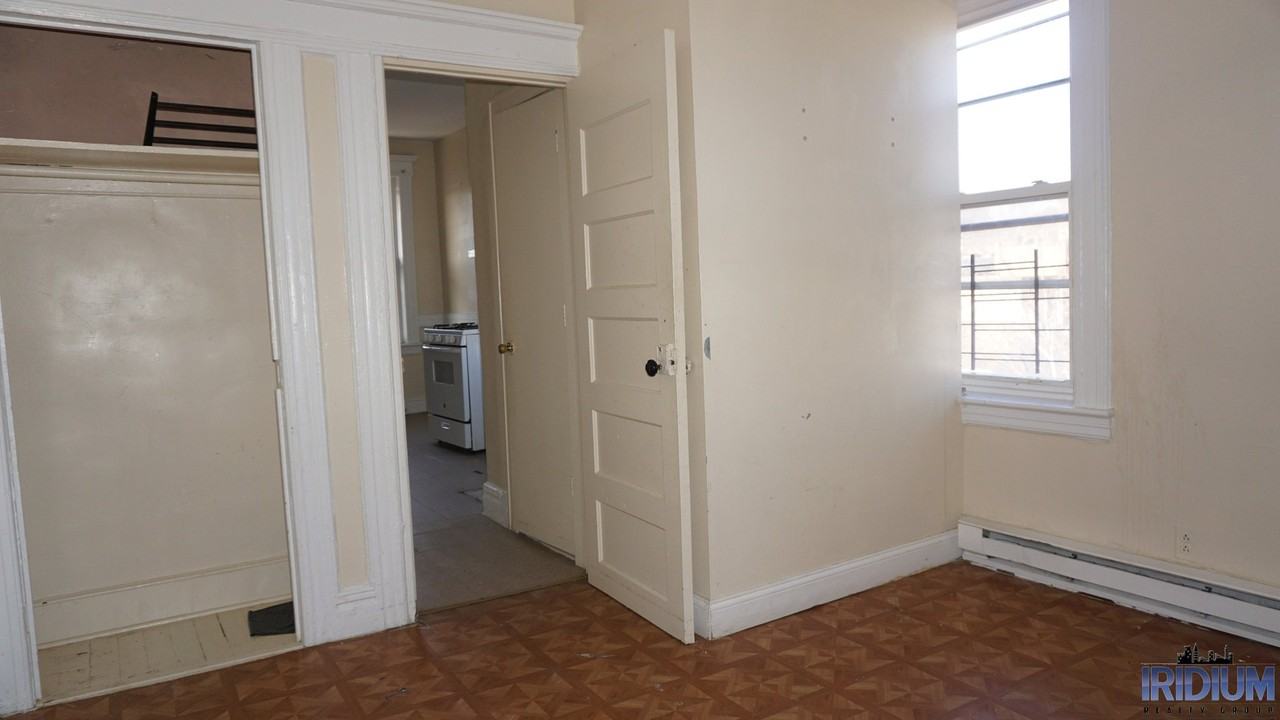 689 Sanford Ave #201 - Photo 4 of 4