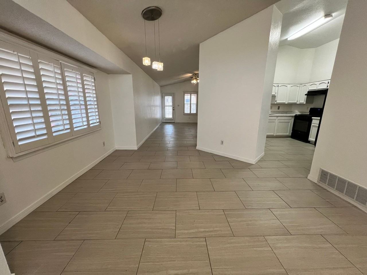 14220 Pacific Point Dr - Photo 2 of 16