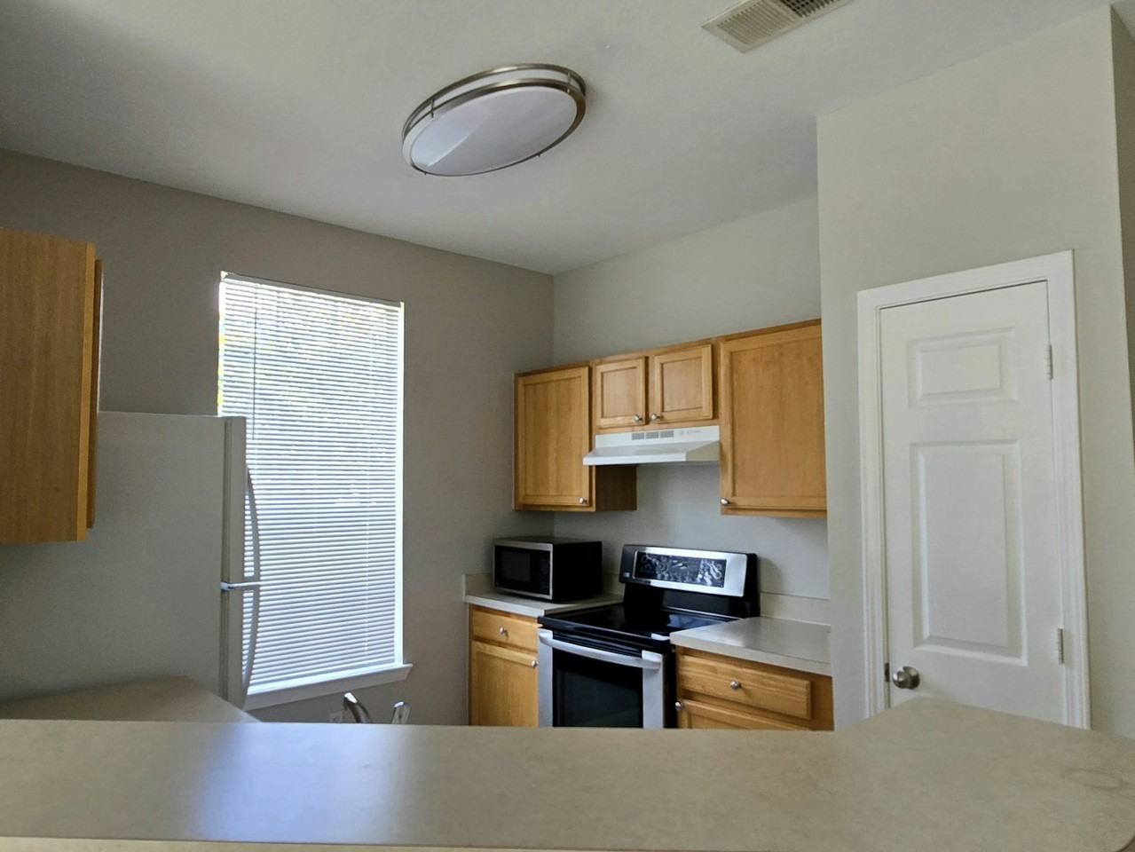 9005 Lee Vista Boulevard - Photo 2 of 12