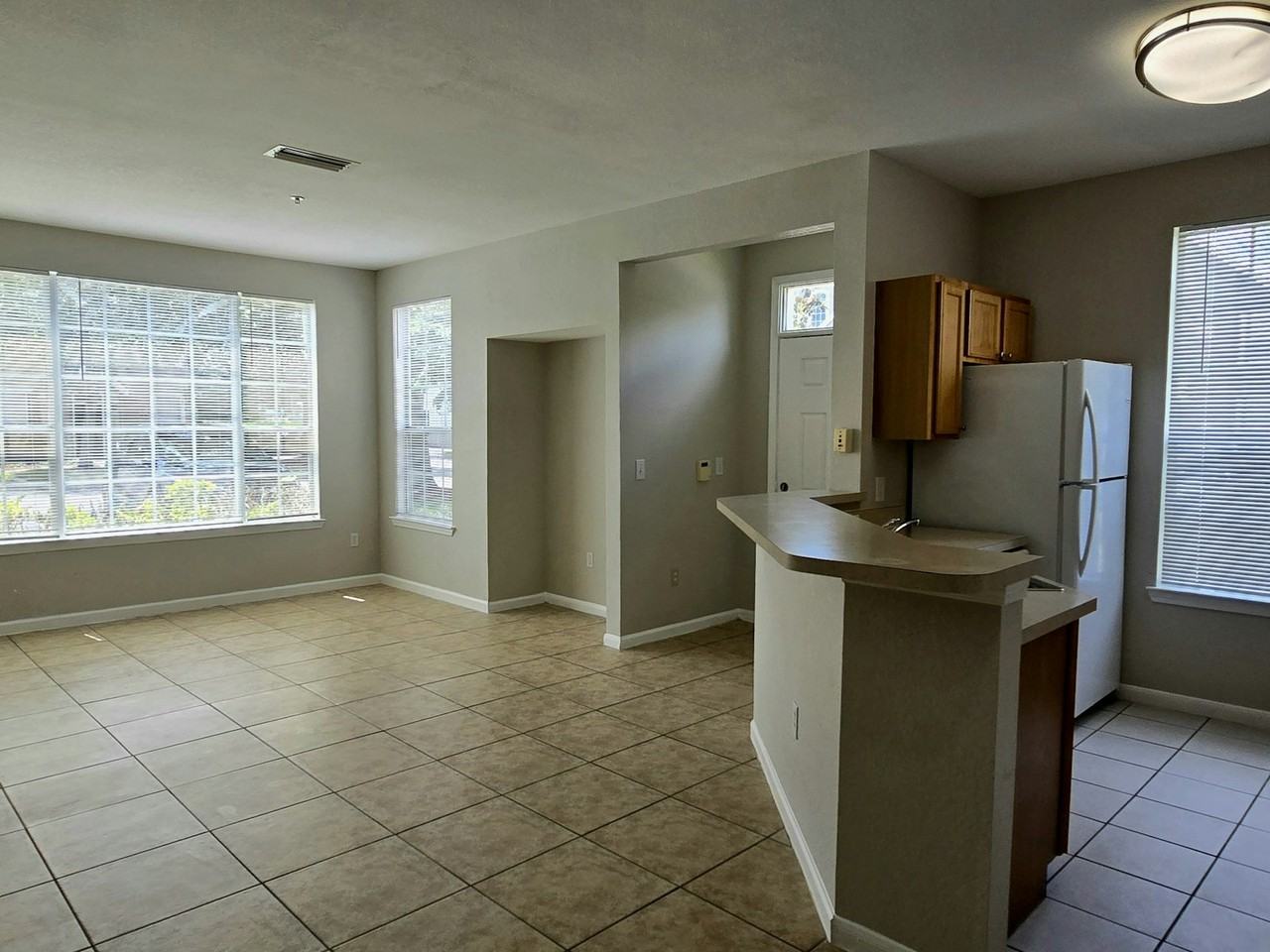 9005 Lee Vista Boulevard - Photo 3 of 12