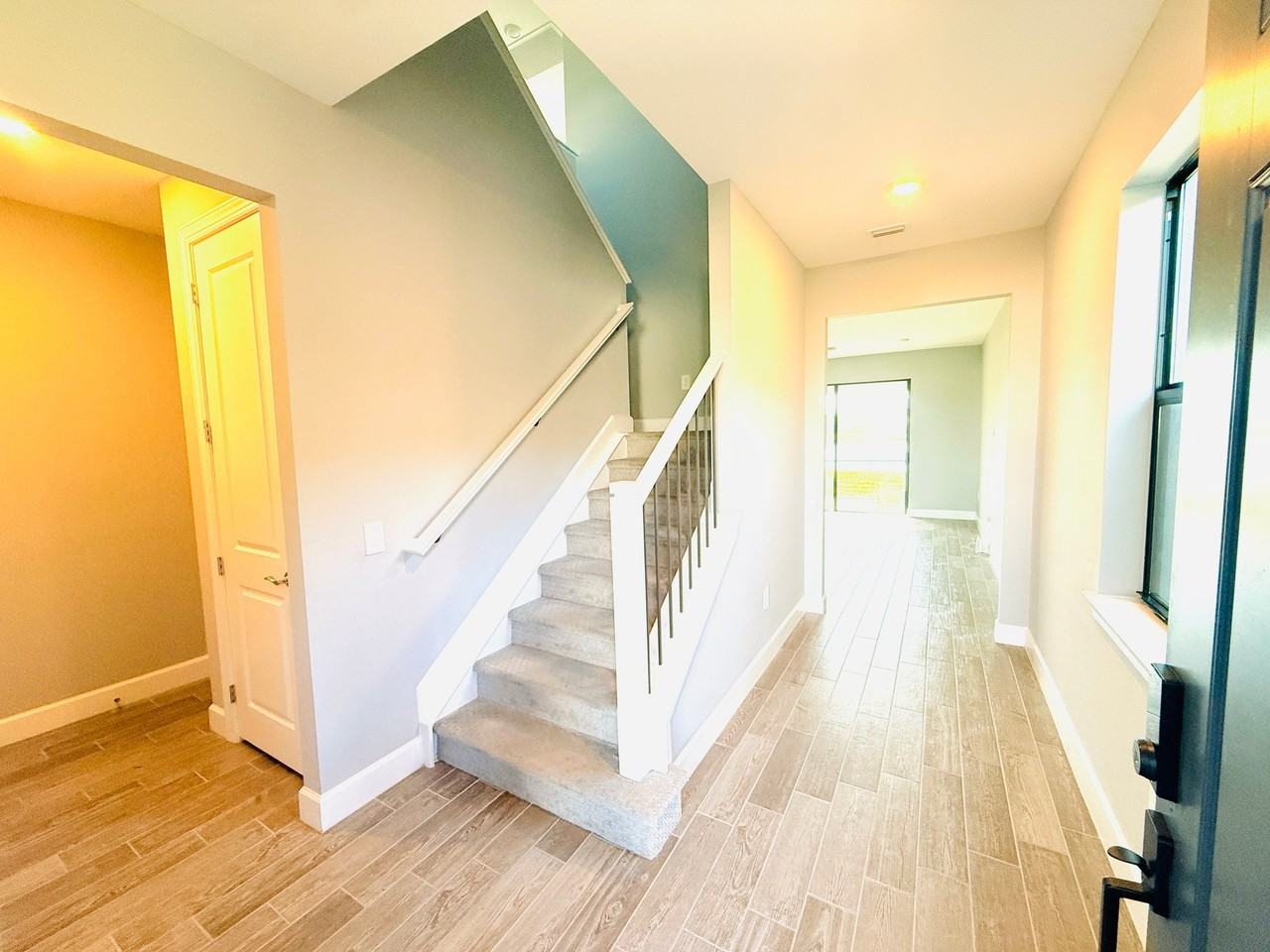 6256 Baywood Ct - Photo 2 of 20