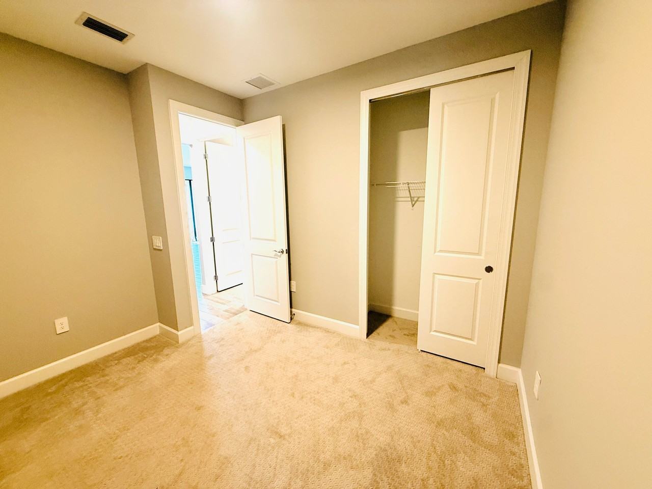 6256 Baywood Ct - Photo 6 of 20