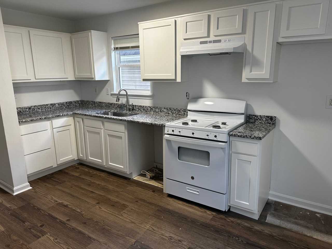 937 S Clay St - Photo 2 of 7