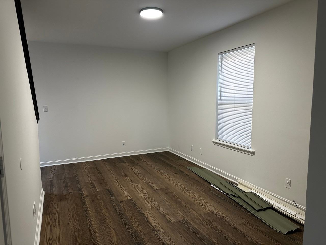 937 S Clay St - Photo 4 of 7