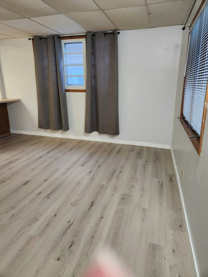 413 East Broadway Street, Unit 2 - Photo 7 of 23