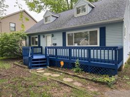 featured image of 6022 Clover Ln
