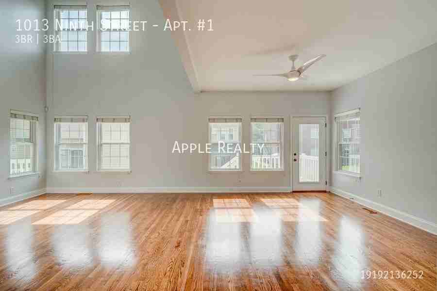 1013 9th St #1 - Photo 2 of 35