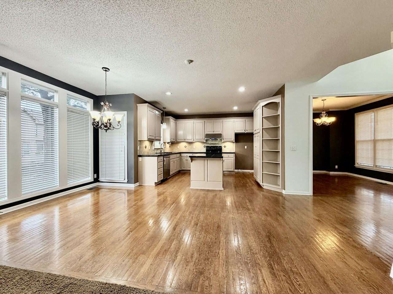 8206 West 127th Place - Photo 3 of 30