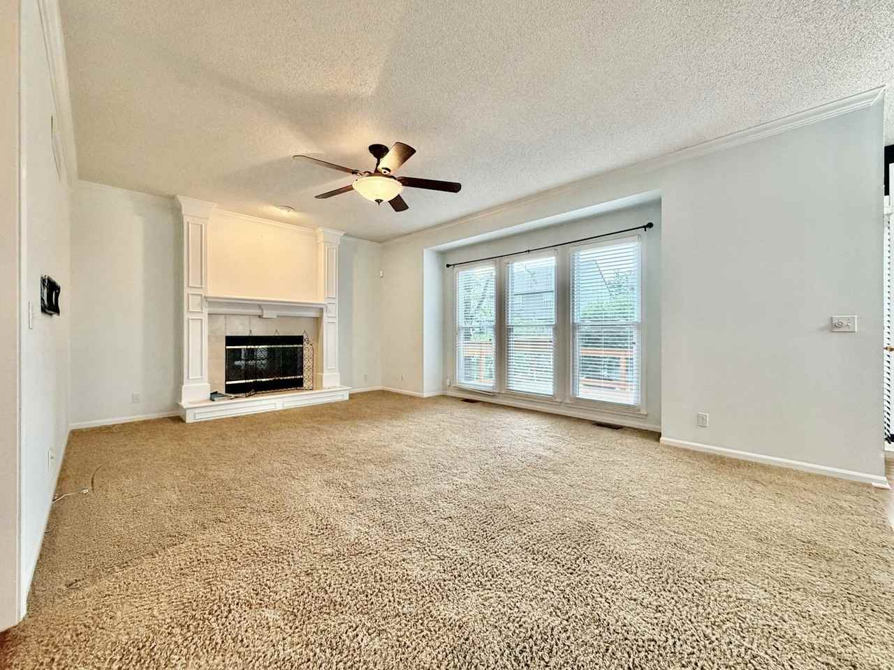 8206 West 127th Place - Photo 7 of 30