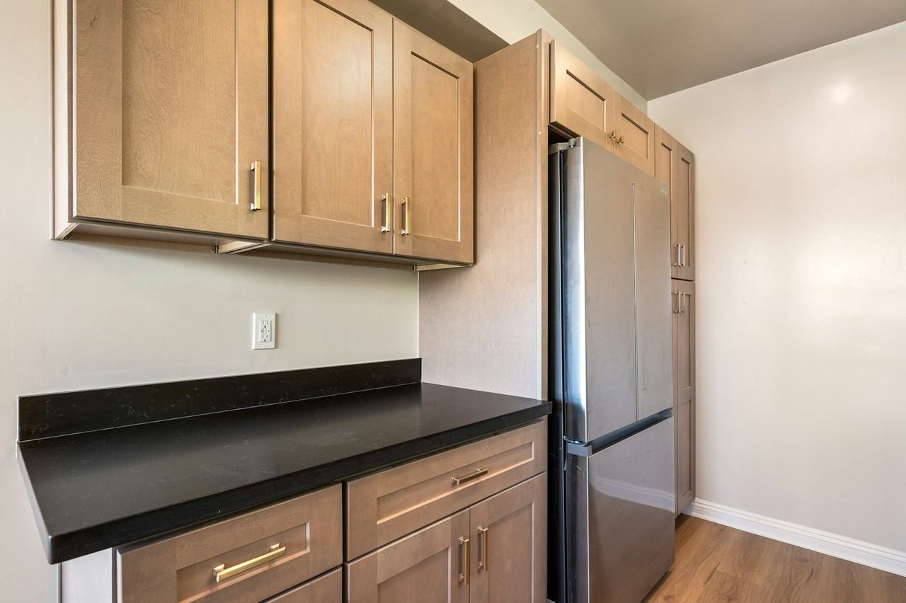 2508 Aviation Boulevard, Unit B - Photo 2 of 37