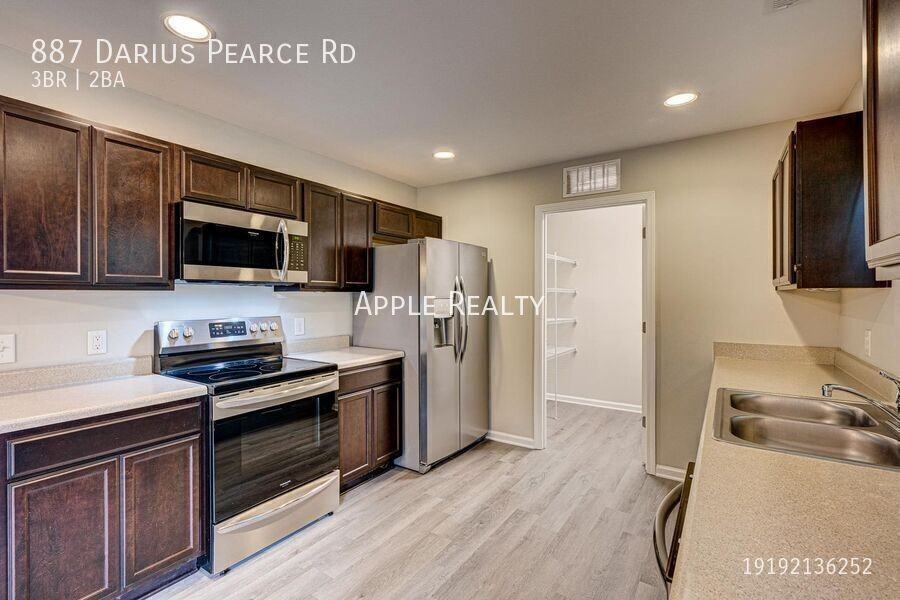 887 Darius Pearce Rd - Photo 7 of 29