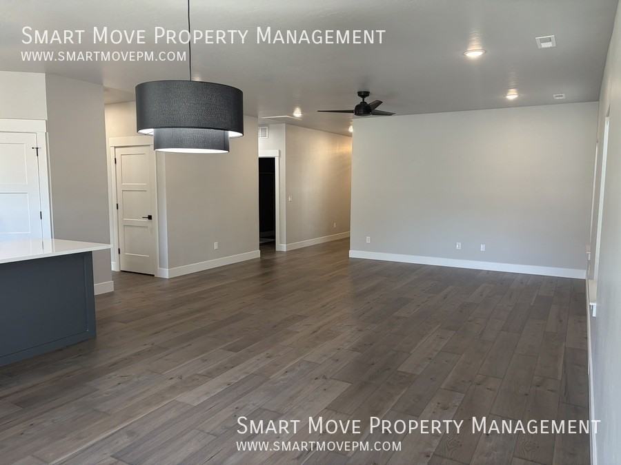 7161 W Riverwood St - Photo 5 of 28