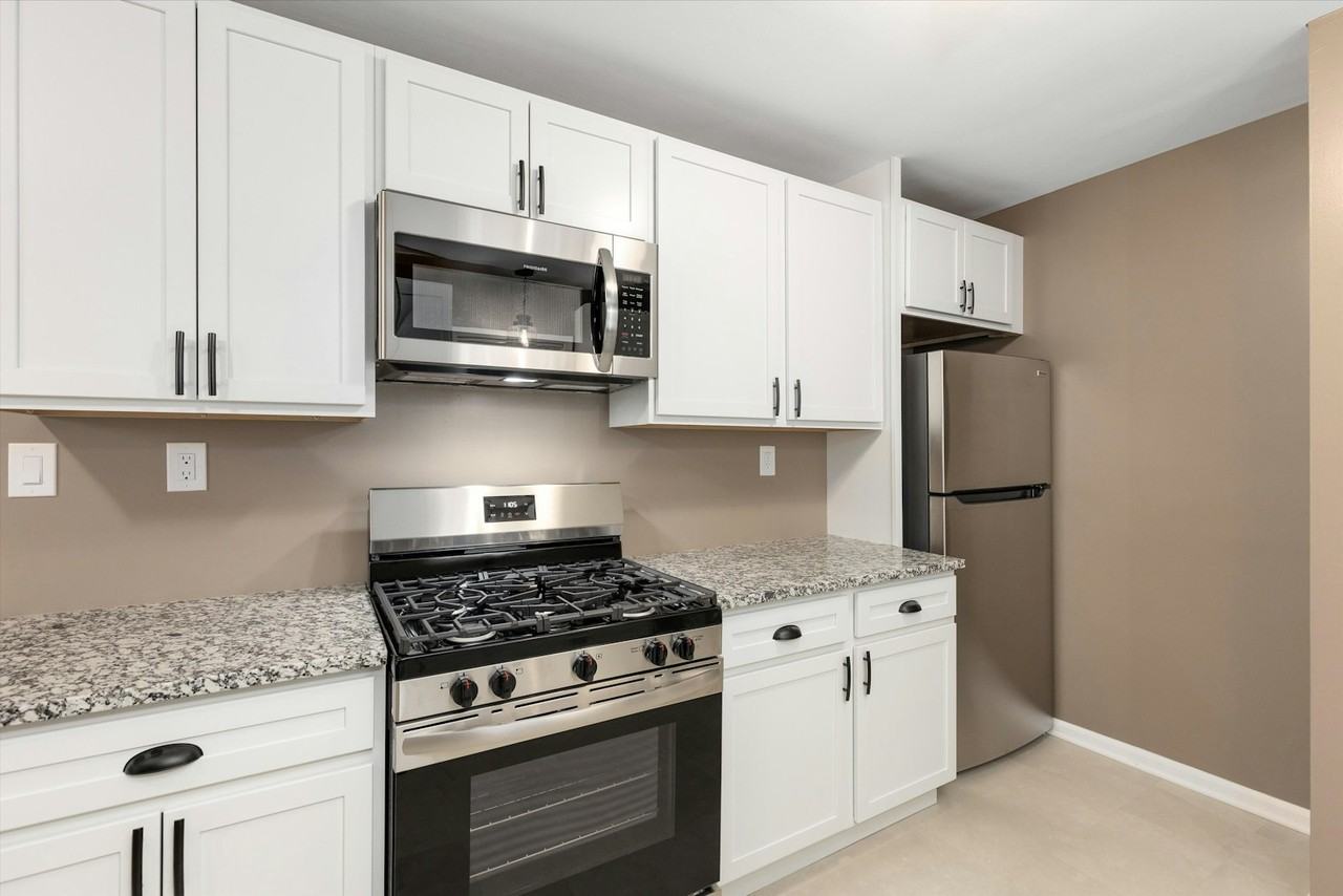 416 North Kenwood Avenue - Photo 3 of 31