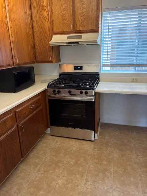 11508 Moorpark Street, Unit C - Photo 3 of 14