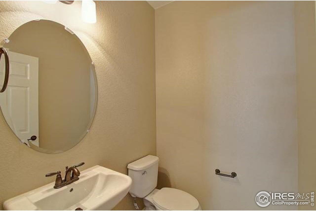 17717 W. 78th Dr. - Photo 3 of 26