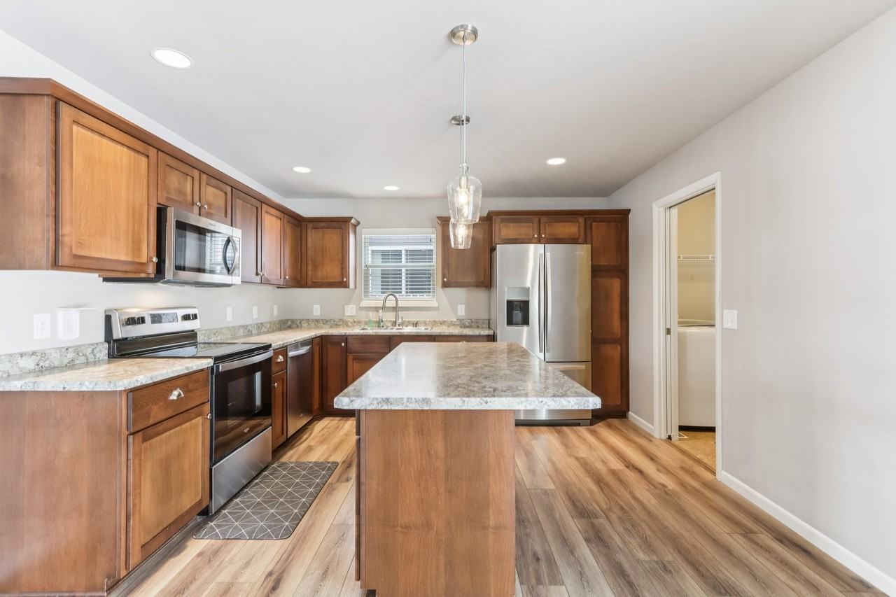 204 Sugar Maple Ln - Photo 2 of 20