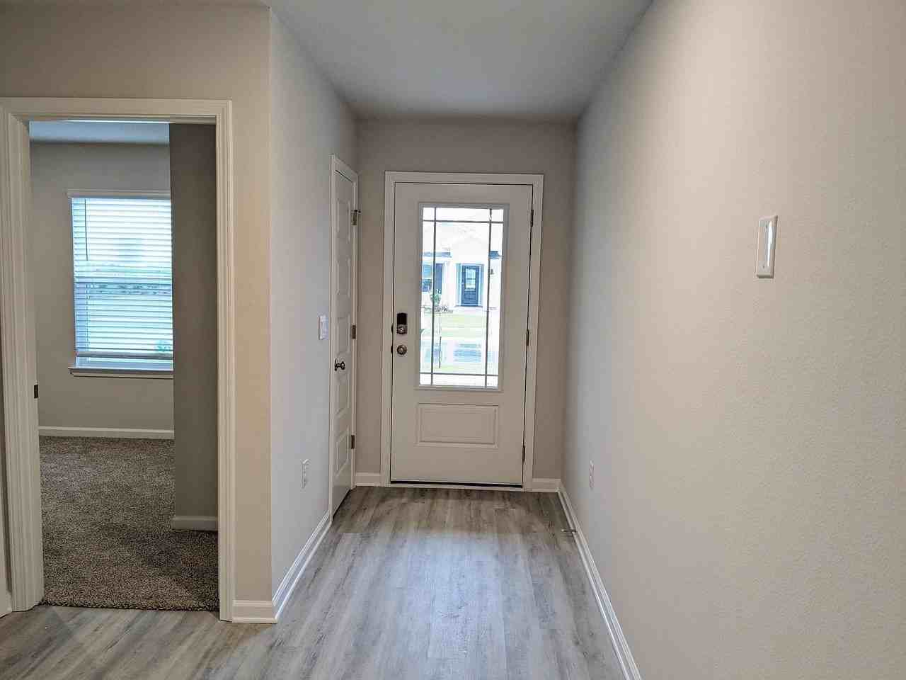 258 Boggy Creek Way - Photo 3 of 15