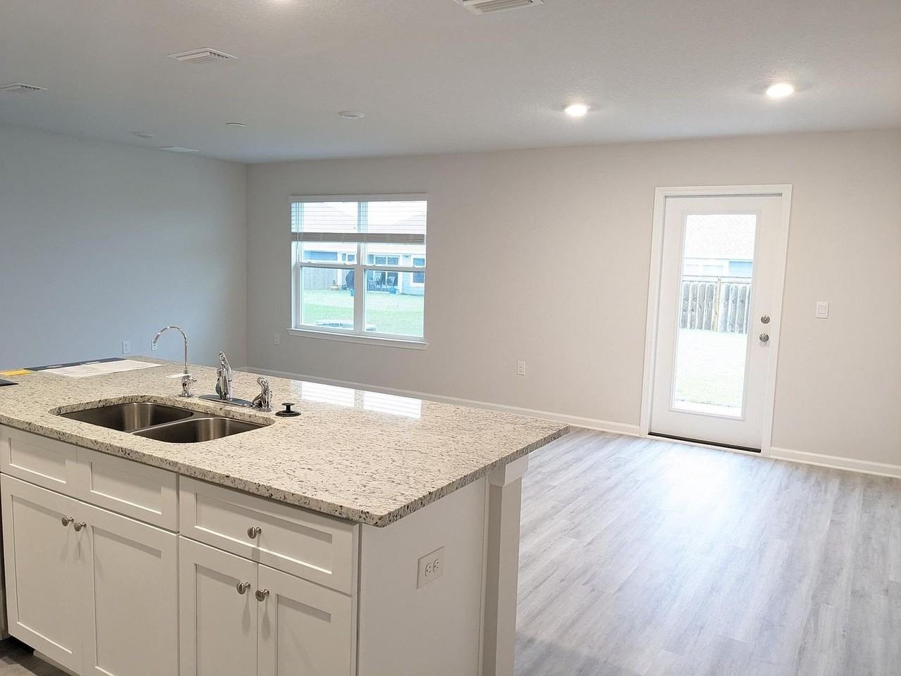 258 Boggy Creek Way - Photo 5 of 15