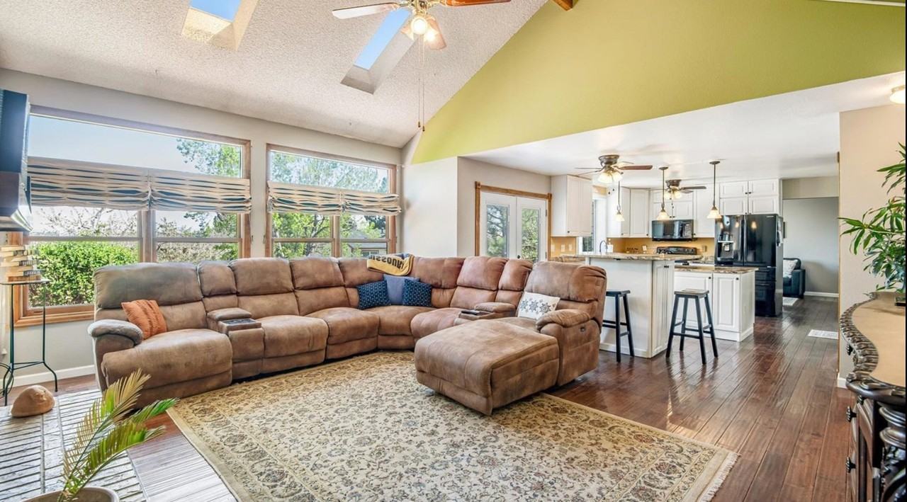 8261 W Portland Ave - Photo 5 of 15