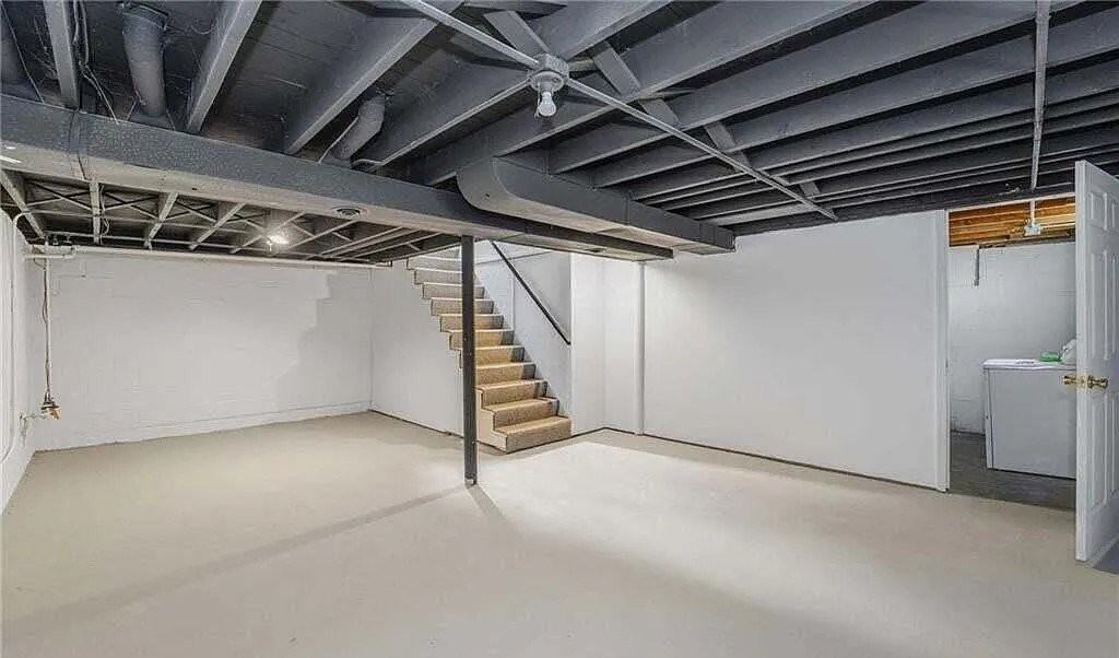 1027 Michigan Ave - Photo 6 of 6
