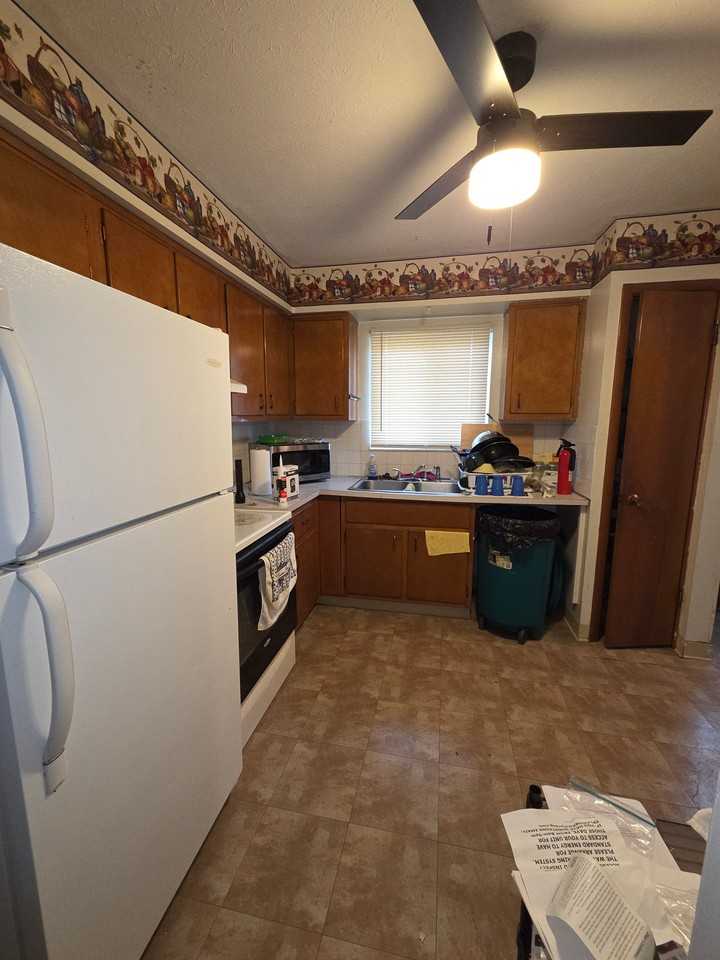 27701 Mills Ave #2E - Photo 5 of 8