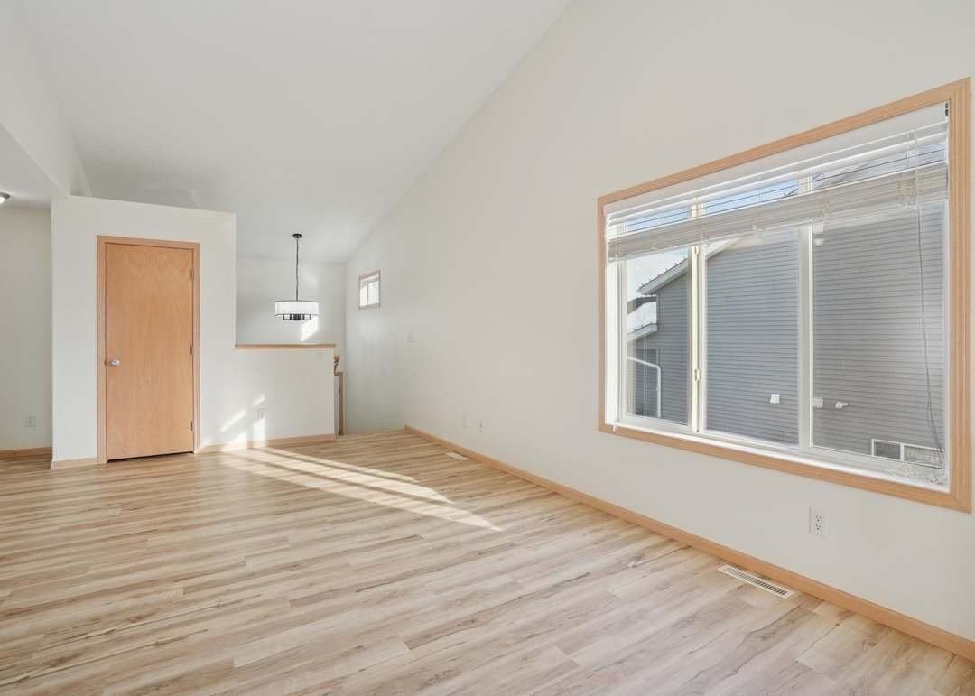 1051 38 1/2 Ave W - Photo 2 of 14
