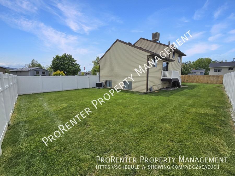 239 E 975 S - Photo 2 of 23