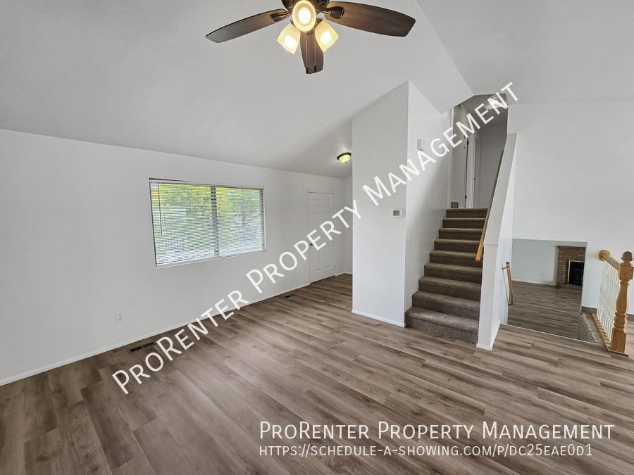 239 E 975 S - Photo 4 of 23