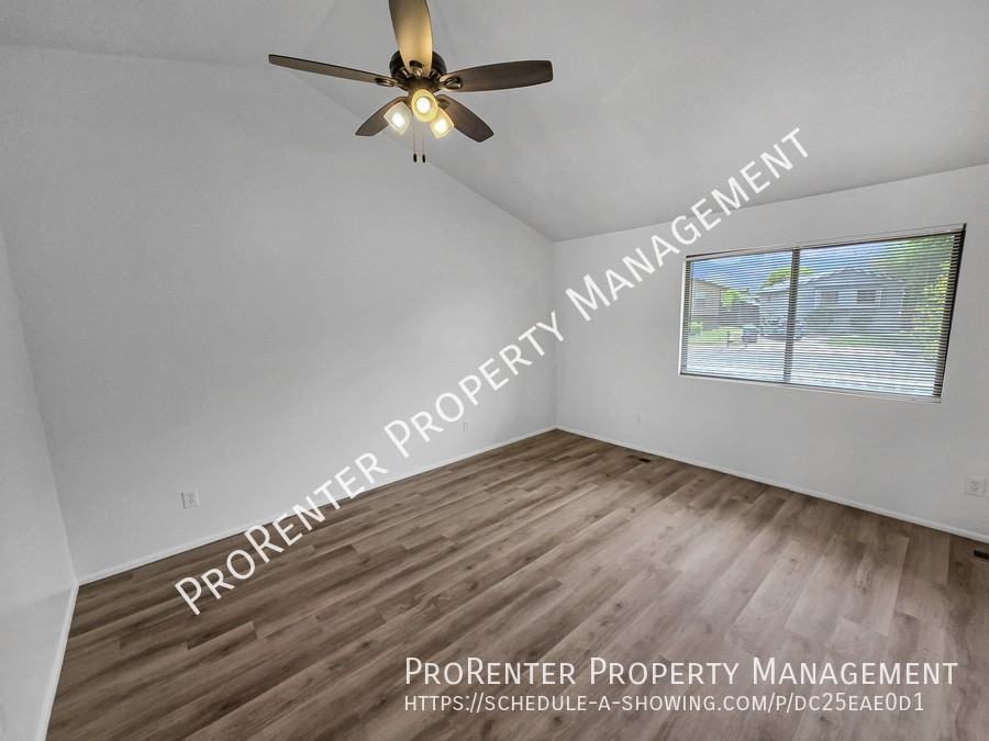 239 E 975 S - Photo 5 of 23