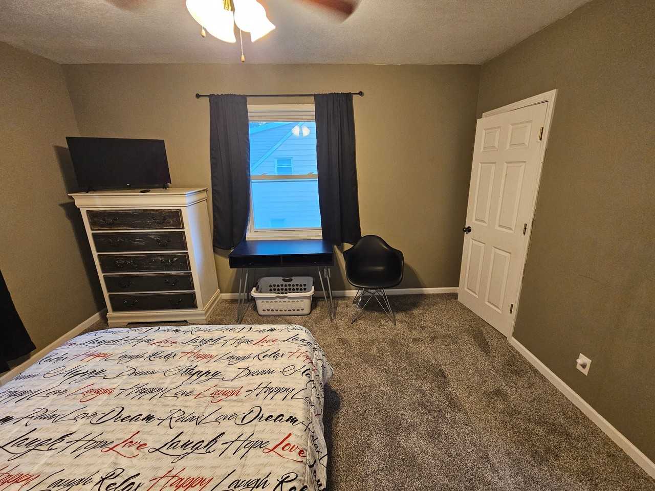 1303 College Ave - Photo 3 of 14