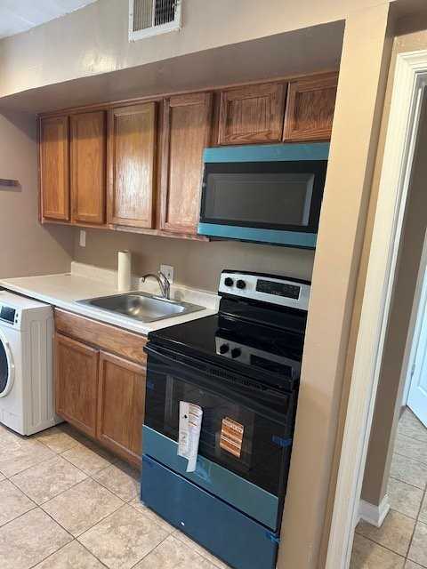 1449 Olive St Ne #4 - Photo 3 of 19