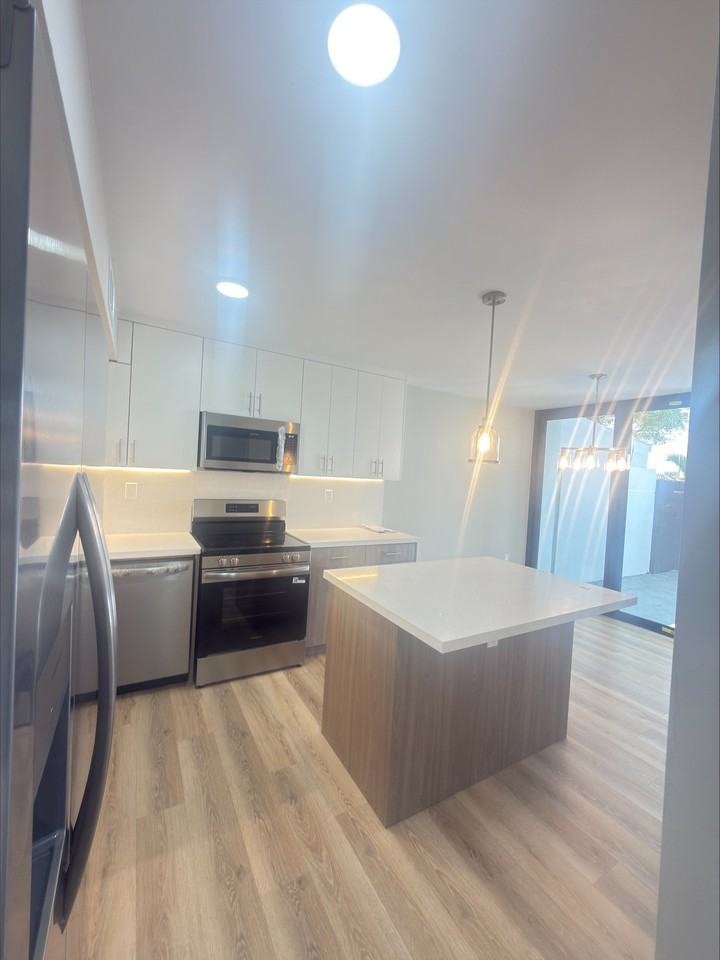 2560 Sw 122nd Ct - Photo 7 of 20