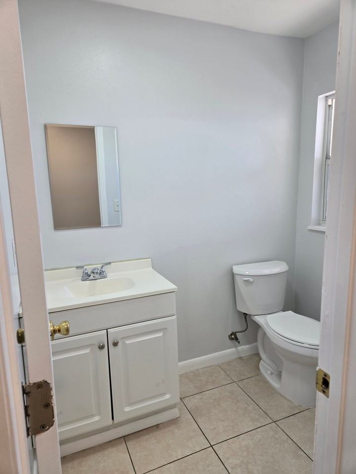 801 Washington St #A - Photo 2 of 17