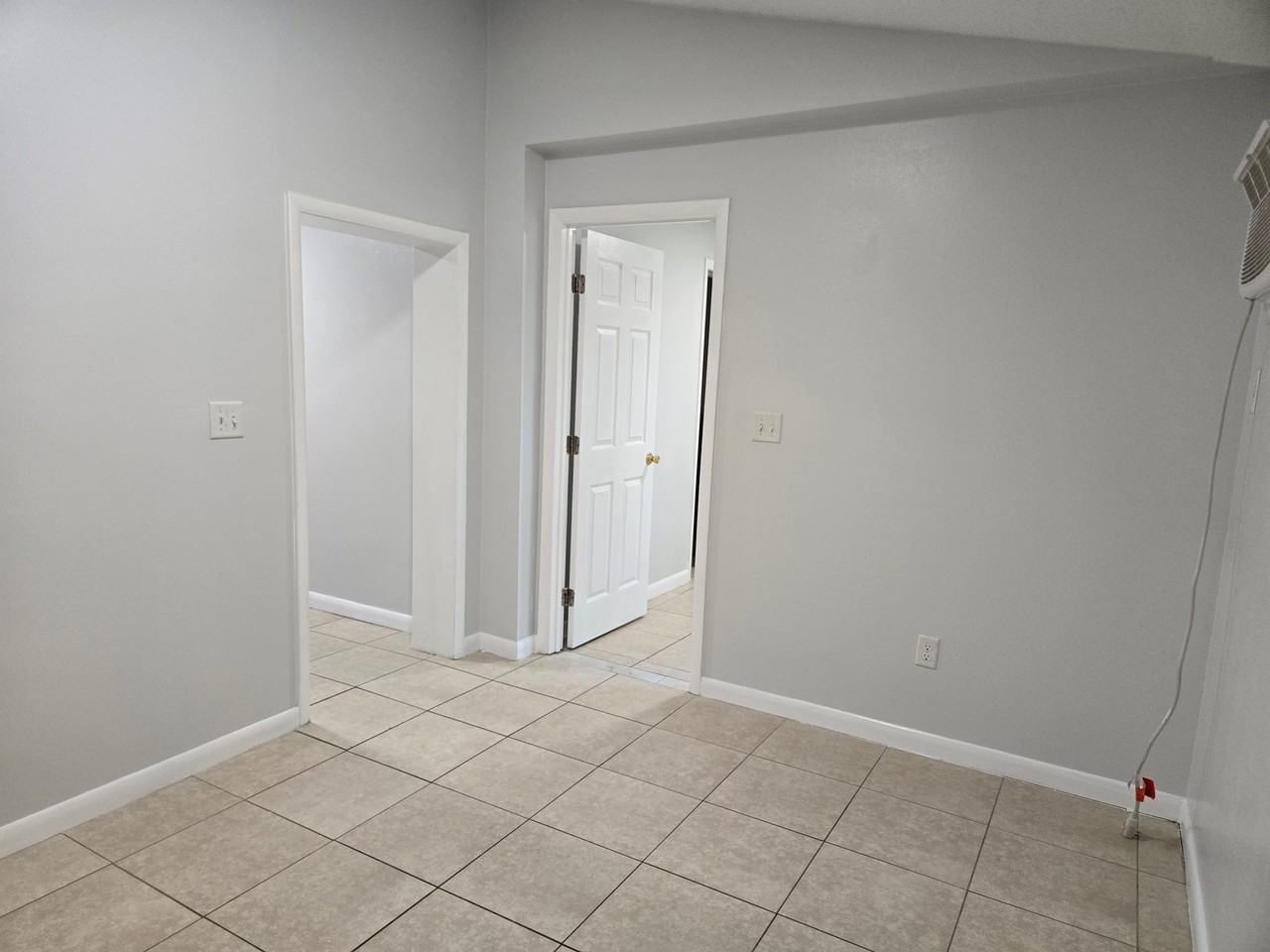 801 Washington Ave #B - Photo 3 of 19